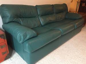 lot 229 image: Green Leather Hickory Craft Leather Couch
