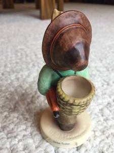 lot 238 image: Globe Trotter Hummel Piece
