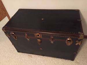 lot 253 image: Vintage Trunk With Brass Accents