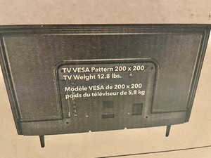 lot 265 image: Insignia 40 Inch LED TV New in the Box