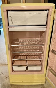 lot 279 image: Vintage General Electric Refrigerator
