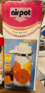 lot 289 image: Fun in the Kitchen