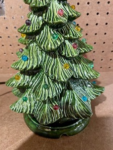 lot 394 image: Stunning Ceramic Christmas Tree with Lights