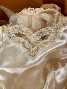 lot 384 image: Vintage Wedding Dress