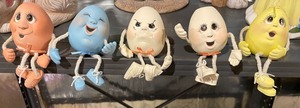 lot 386 image: Ceramic Easter Decor