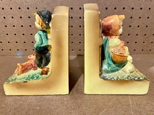 lot 389 image: Cute Vintage Bookends