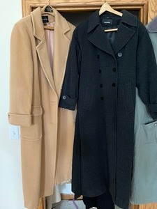 lot 422 image: Long Womens Coats