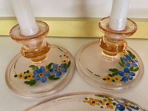 lot 243 image: Vintage Hand Painted Pink Depression Glassware
