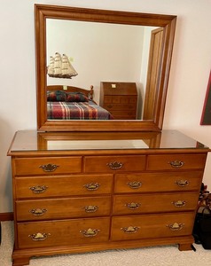 lot 317 image: Bekins 9 Drawer Dresser With Mirror