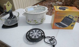 Collection of Kitchen Appliances