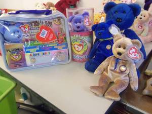 Lot of 5 Clubby Bears