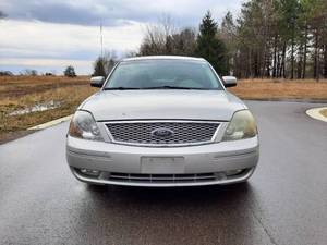 lot 4 image: 2007 Ford Five Hundred SEL