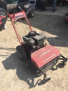 lot 19 image: Troy Built 33 Wide Cut 8.5 HP Briggs & Stratton Commercial Mower