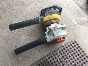lot 32 image: Lot of 2 Blowers