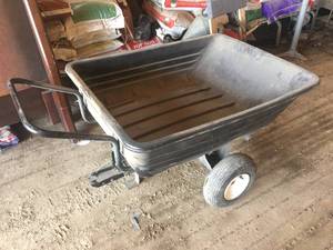 lot 33 image: 33 x 34 Rubber WheelbarrowDump Cart
