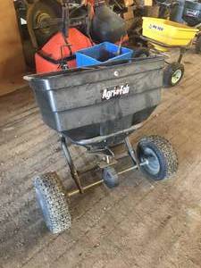 lot 35 image: Agri-Fab Yard Broadcast Spreader