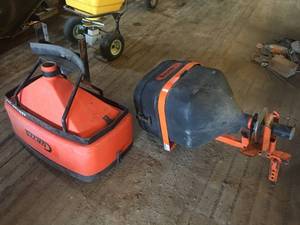 lot 36 image: Truck BedTrailer Hitch Salt Spreaders