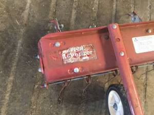 lot 42 image: Snapper Zero Turn Lawn Thatcher Attachment