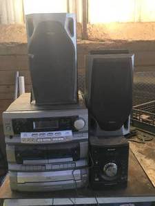lot 51 image: Stereo System with Speakers