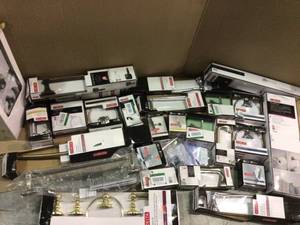 HUGE MIX LOT OF TOWEL BAR &amp TOWEL RINGS &amp HOLDER TOILET PAPER BY DELTA Customer Returns See Pictures&nbsp