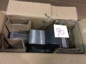 6 in. Heavy-Duty Bench Vise with Swivel Base by BESSEY Customer Returns See Pictures&nbsp