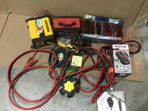 lot 71 image: MIX LOT OF POWER INVERTERS Customer Returns See Pictures 