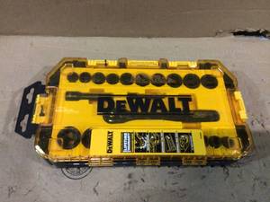 lot 20 image: 12 in. Drive Metric Socket Set with Ratchet (23-Piece) by DEWALT Customer Returns See Pictures