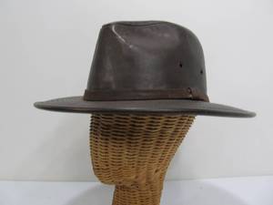 lot 55 image: Vintage HENSCHEL Leather Hat - Size M