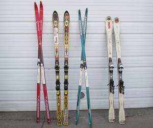 lot 67 image: Nice Lot of 4 Set of Snow Skis