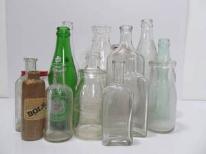 lot 84 image: Lot of Vintage & Antique Bottles - Advertising etc