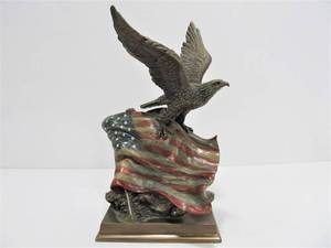 lot 13 image: Beautifully Detailed Patriotic Eagle wAmerican Flag Sculpture