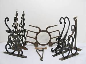 lot 43 image: Group of Vintage etc Metal & Iron Brackets