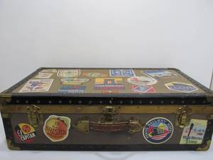lot 97 image: Very Cool Vintage Style Trunk 