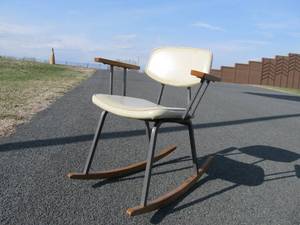 lot 98 image: Mid Century Rocking Armchair