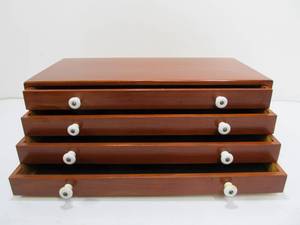 lot 145 image: Excellent Vintage Dovetailed Wood 4-Drawer Cabinet