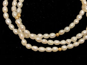 lot 350 image: Vintage Triple Strand Genuine Pearl & 14k Gold Bracelet
