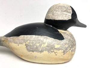lot 358 image: Small Antique Hollow Carved Wood Duck Decoy