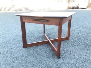 lot 366 image: Vintage Mid Century Signed Brown-Saltman Side Table wDrawer