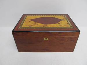 lot 265 image: Nice Clean Fully Functioning Cigar Humidor