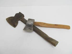 lot 193 image: Vintage & Antique Hatchets
