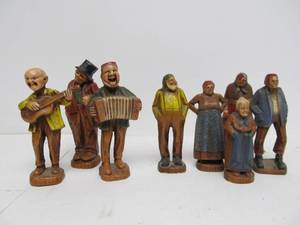 lot 196 image: Vintage 1940s Era Figures