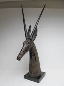 lot 199 image: LARGE Vintage African OryxAntelope Sculpture