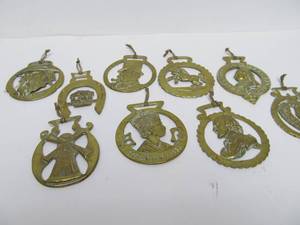 lot 200 image: Lot of Vintage Solid Brass Horse Harness Medallions
