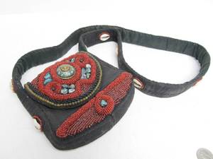 lot 231 image: Hand Made Nepalese Heavily Beaded Purse