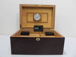 lot 249 image: Fully Functioning Cigar Humidor