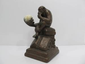lot 252 image: Vintage 1962 Austin Productions Darwin Monkey Sculpture