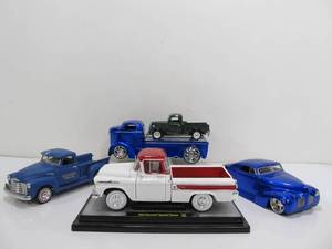 lot 294 image: Group of Diecast Metal Cars & Trucks
