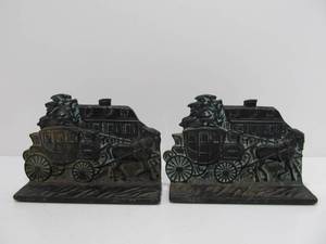 lot 304 image: Pair of Antique Iron Horse & Carriage Bookends