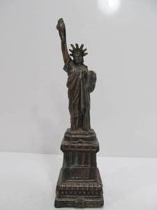 lot 319 image: Vintage Cast Metal Statue of Liberty