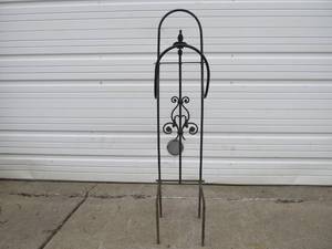 lot 345 image: Large Heavy Iron Outdoor Garden Hose Stand